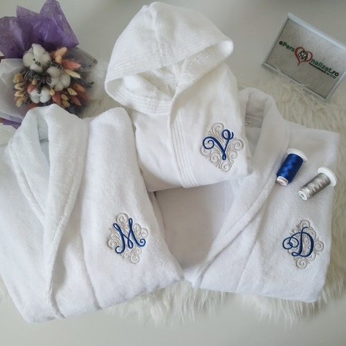 Cadouri personalizate pentru nasi sau fini - set halate familie